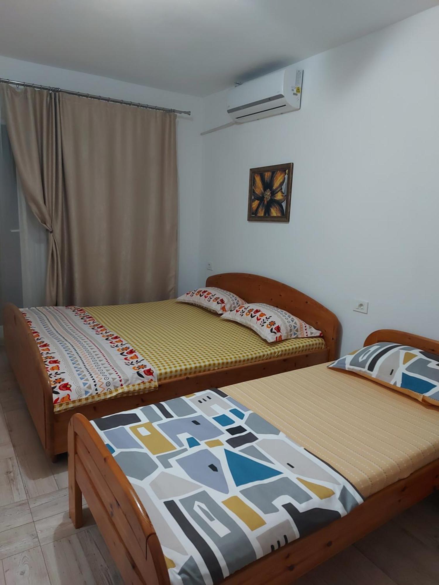 Hotel Casa Dalys Orşova Esterno foto