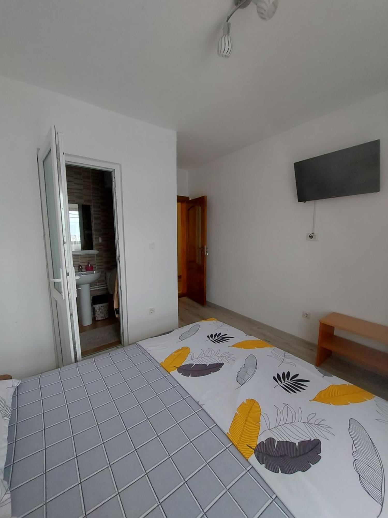 Hotel Casa Dalys Orşova Esterno foto