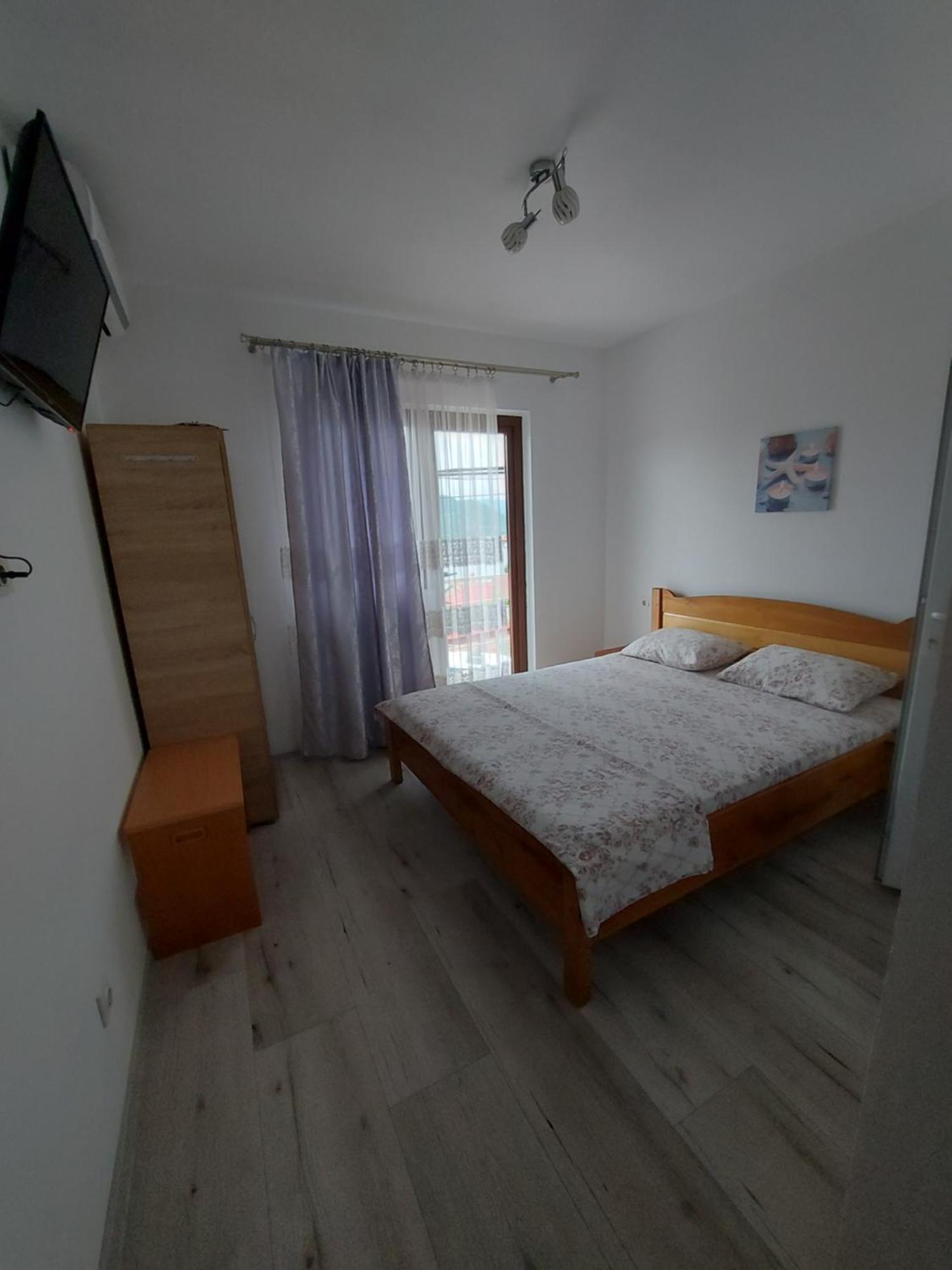 Hotel Casa Dalys Orşova Esterno foto